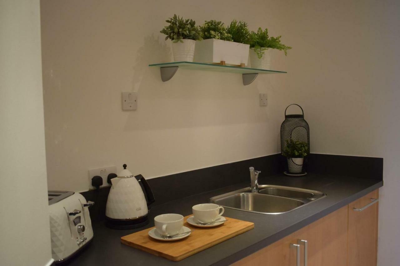 Luxury 2 Bed Apartment 위트니 외부 사진