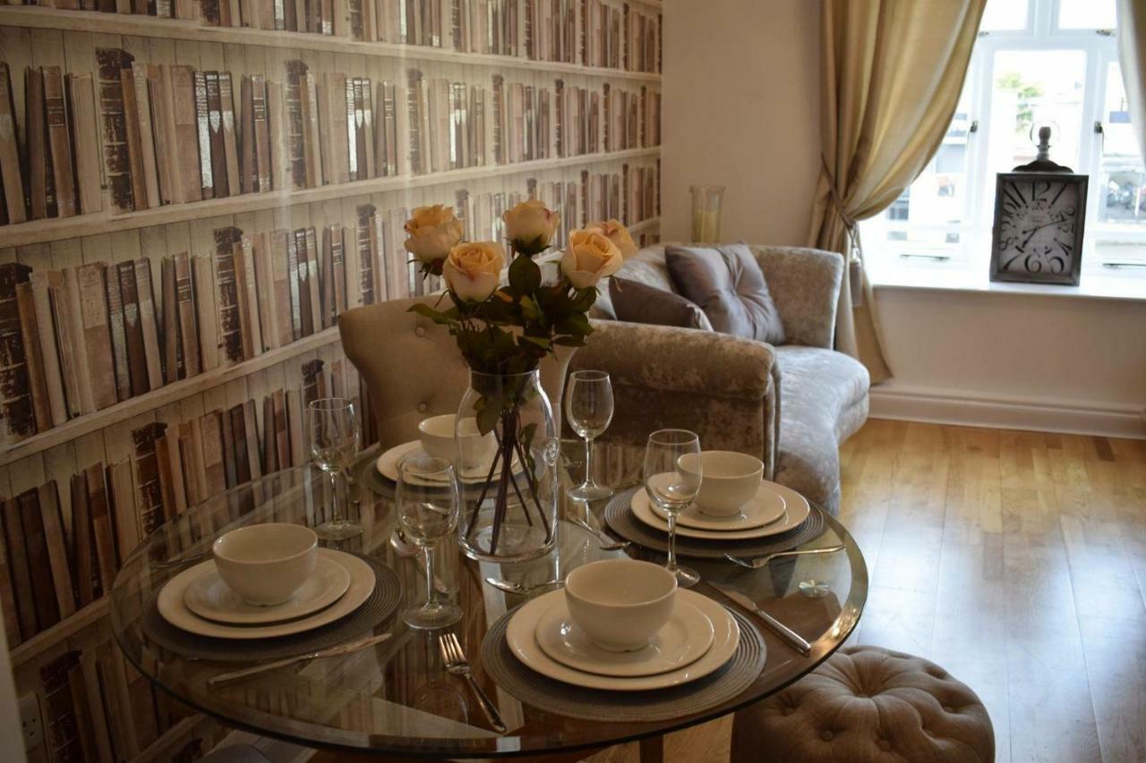 Luxury 2 Bed Apartment 위트니 외부 사진