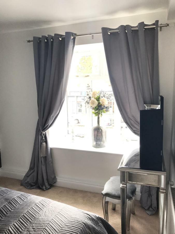 Luxury 2 Bed Apartment 위트니 외부 사진